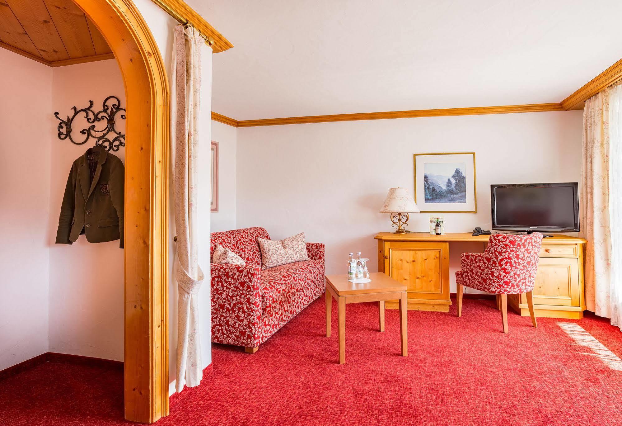 Alpenhotel - Ein Rovell